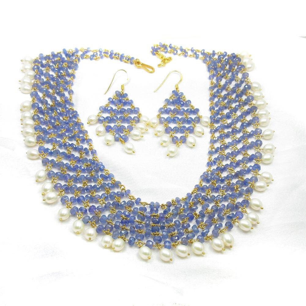 203 Karat Tansanit Halskette Set, Perlen Ohrringe, Ohrringe von JewelryBYJuhi