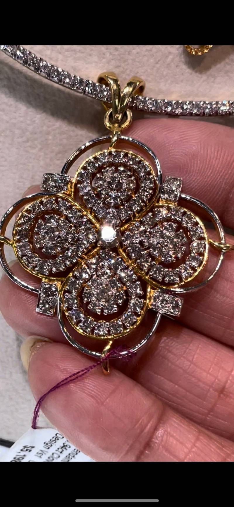 Räumungsverkauf 18K Weißgold Diamant Anhänger, Klee Gelbgold Weiß - Und Anhänger von JewelryBYJuhi