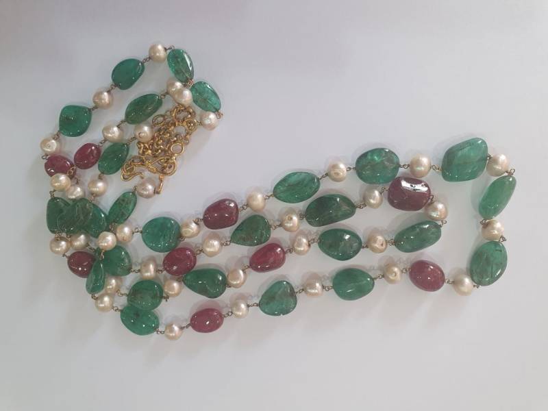 Seltene Antike Basra Perlen Smaragd Und Spinell Rubin 50-100 Jahre Alt Sehr Selten, 421 Karat Halskette, Alter Schmuck von JewelryBYJuhi