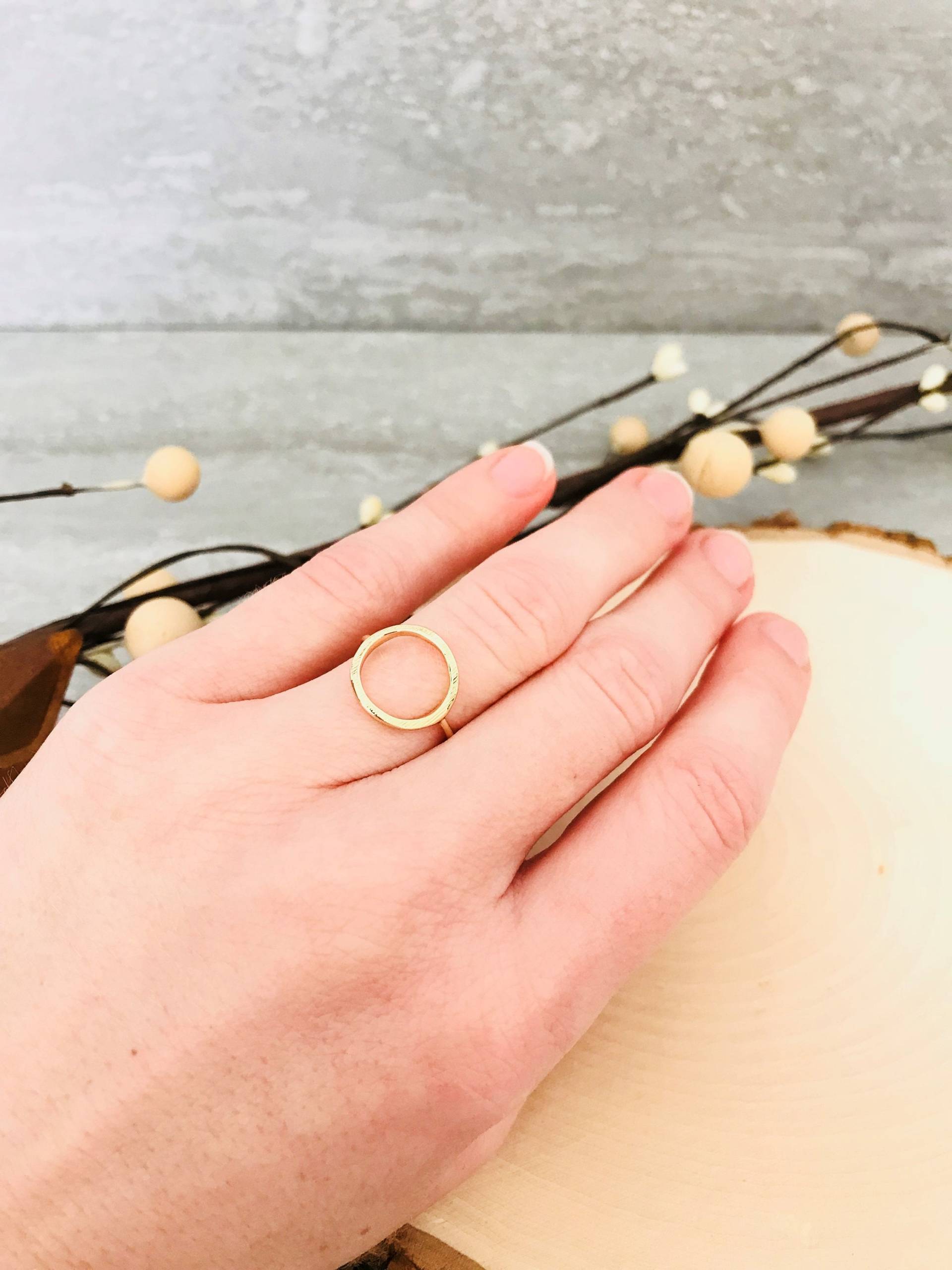 Gold Kreis Ring Einfacher O-Ring Umriss Zierlicher Kleiner Minimalist Schmuck Silber Midi Gold Kreis Ring Einfacher O-Ring Umriss Zierlicher Kleiner Minimalist Schmuck Silber Midi von JewelryBarLove