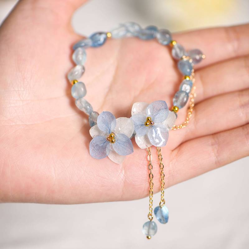 Blaue Hortensie Kristallperlen Armband Echte Blumen Charm Blaue Hortensie Kristallperlen Armband Echte Blumen Charm von JewelryBlossomLA