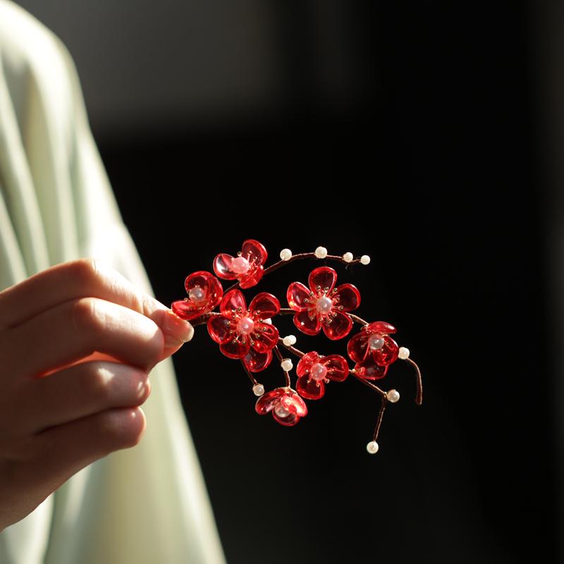 Kunstharz Pflaumenblüte Haarspange Rot Süßwasserperle Braut-Accessoire Kunstharz Pflaumenblüte Haarspange Rot Süßwasserperle Braut-Accessoire von JewelryBlossomLA
