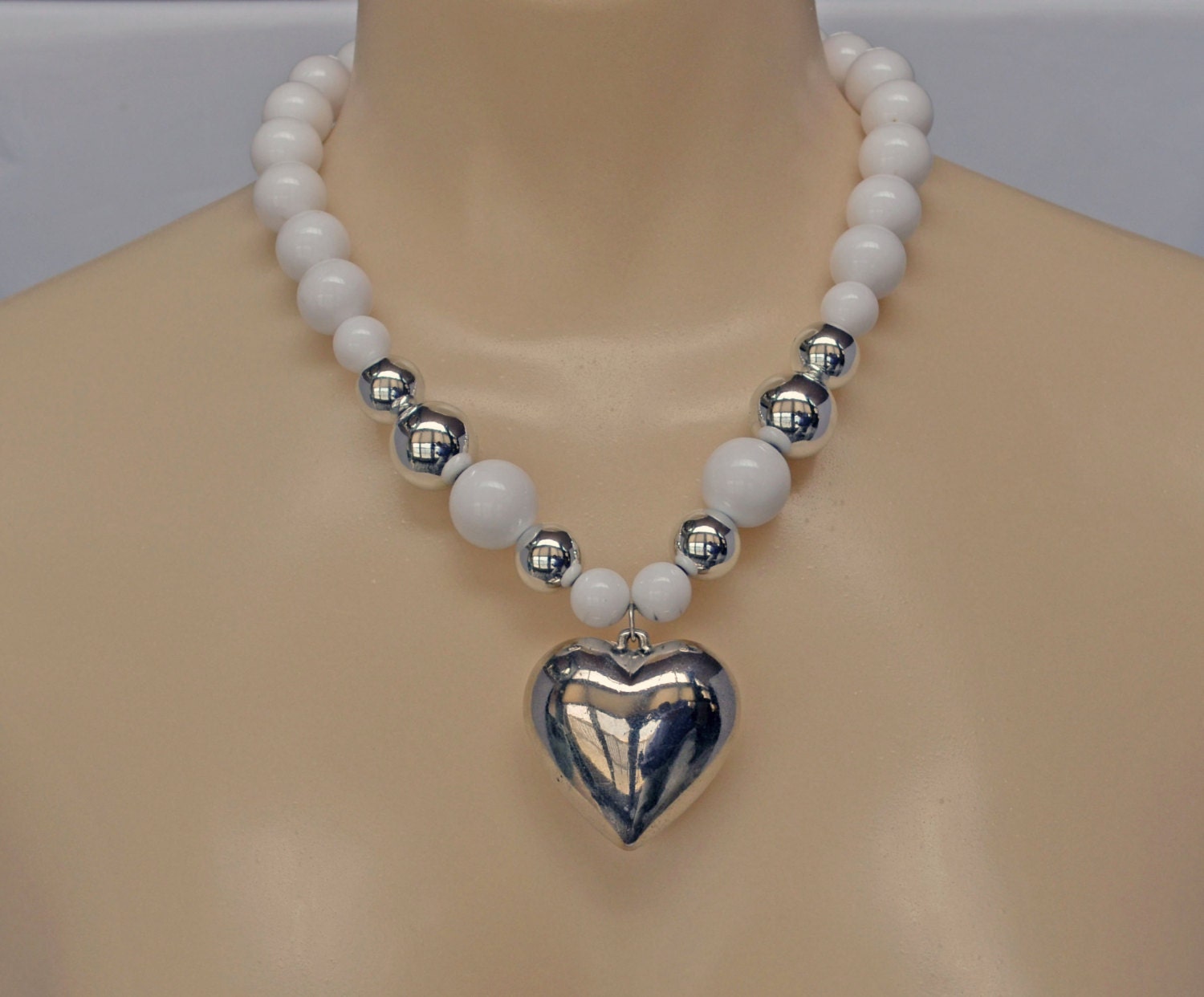 Vintage Halskette Herz Silber Ton Und Perlen von JewelryBoulevard