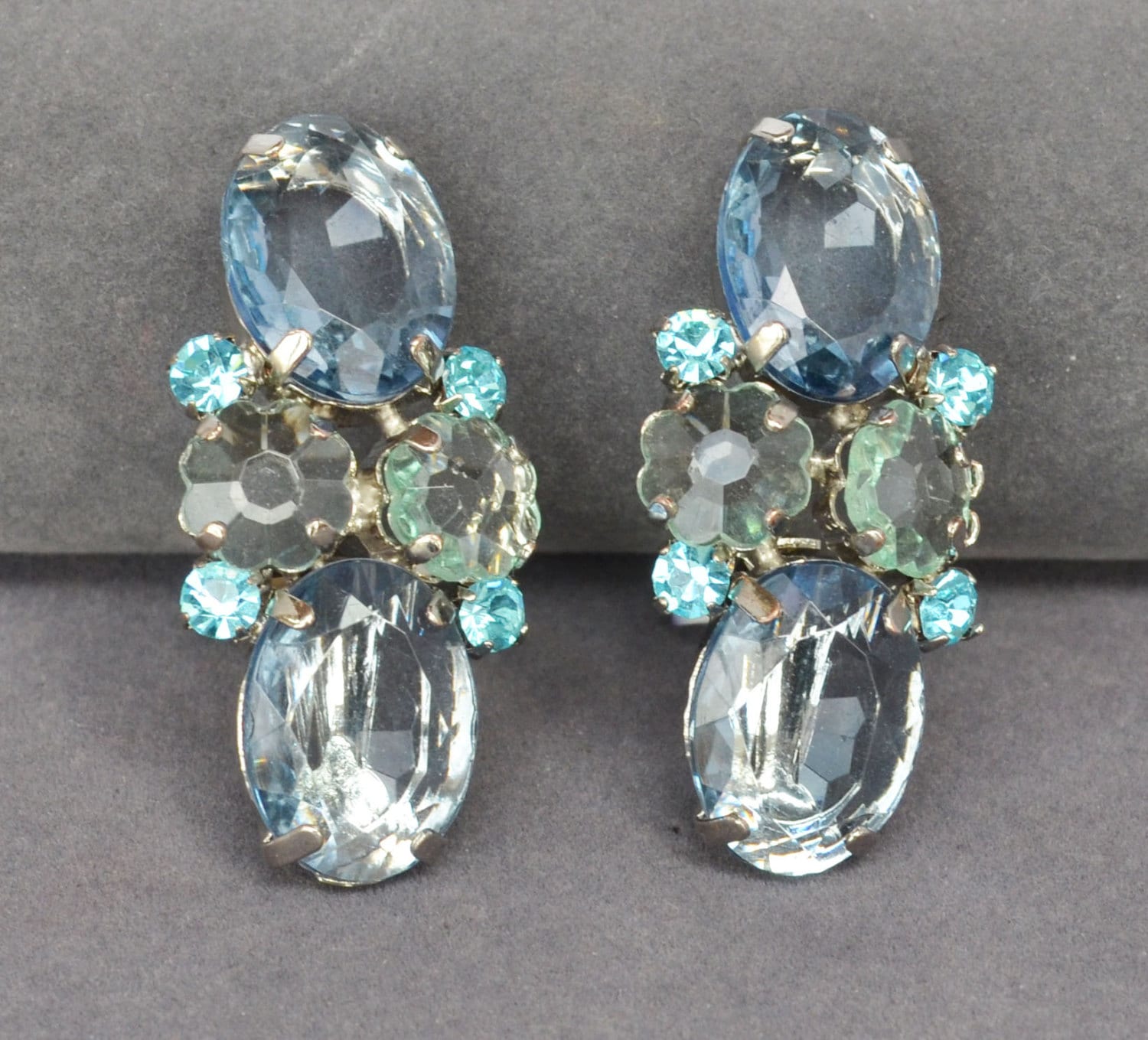 Vintage Strass Ohrringe Blau von JewelryBoulevard