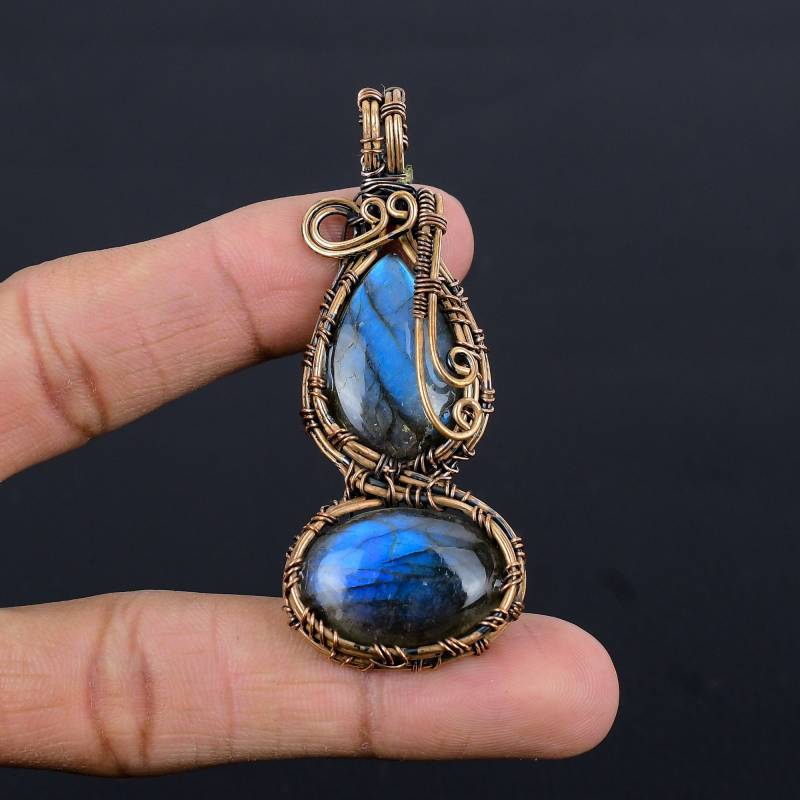 Labradorit Anhänger Kupferdraht Eingewickelt Schmuck Edelstein Designer Doppel Einzigartiger Handgemachter Geschenk von JewelryByAnaika