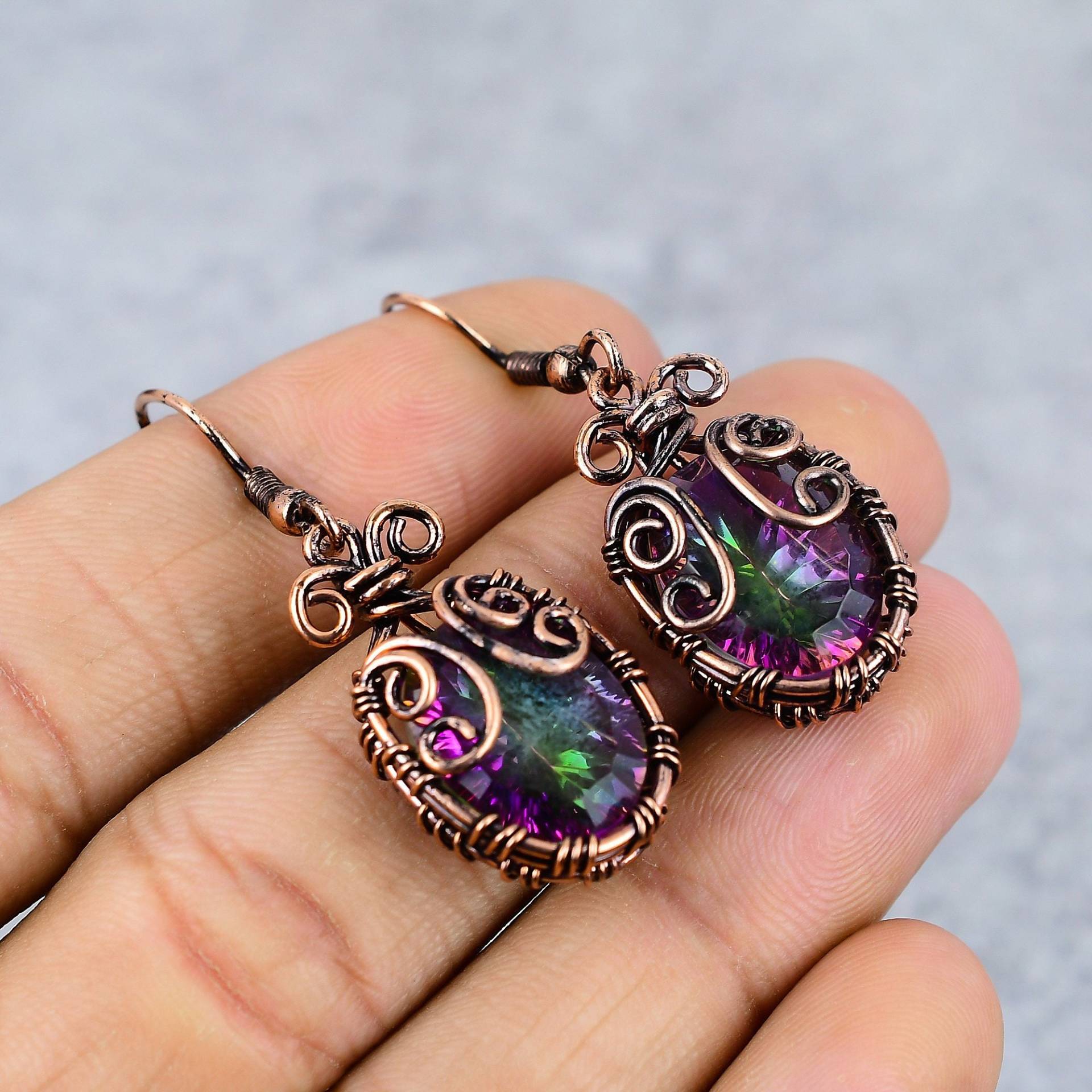 Regenbogen Mystic Topaz Kupfer Ohrringe Kupferdraht Gewickelt Edelstein Schmuck Designer Baumeln Für Mädchen Mutter-Tagesgeschenk von JewelryByAnaika