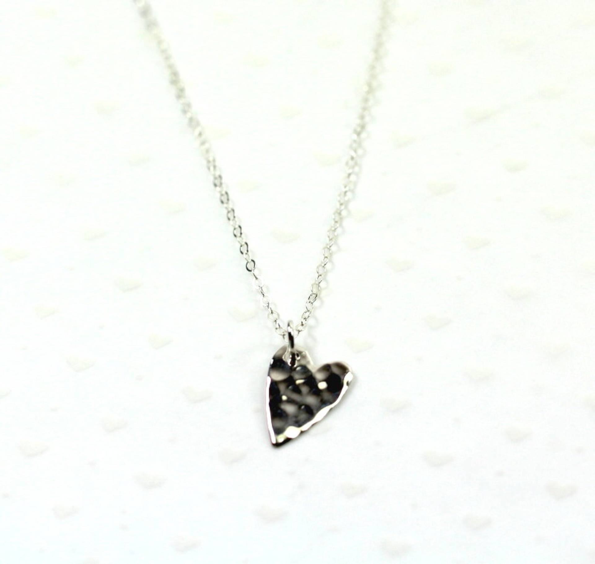 Minimalist Halskette Mit Sterling Silber Kette, 925 Minimalist Halskette Mit Sterling Silber Kette, 925 von JewelryByECB