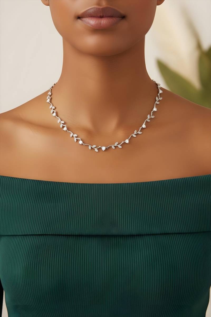 Rebe Halskette Sterling Silber Klare Zirkonia Steine Natur Motiv Design 18 Zoll Verstellbar von JewelryByJoseJay