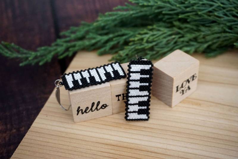 Klavier-Tasten-Ohrringe/Musik Note Ohrringe Geschenk Für Lehrer von JewelryByKozlovski