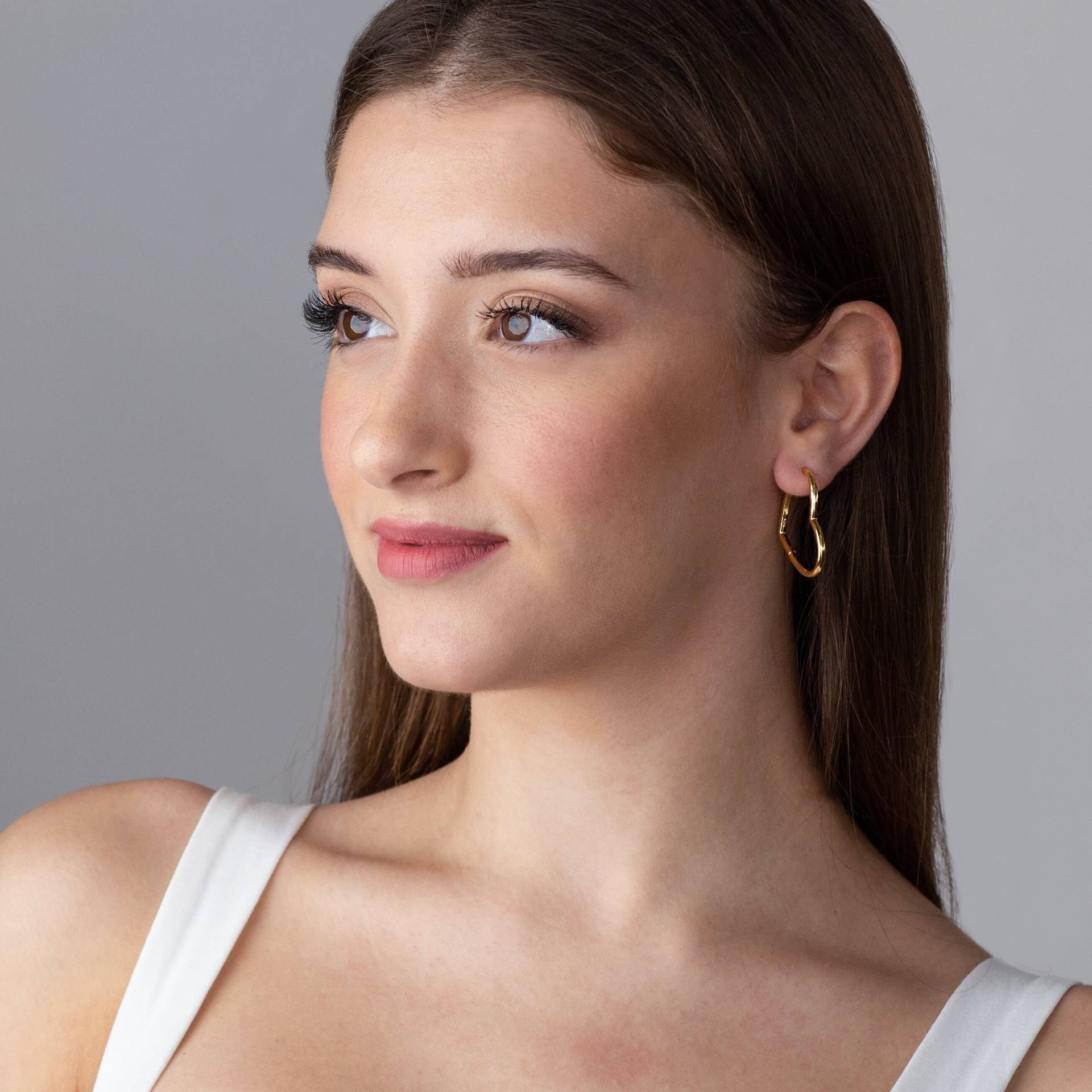 Gold Herz Creolen, Ohrringe Huggies, Statement Einzigartige Creolen Ohrringe, Ohrring Moderne Lovers G von JewelryByMagoo