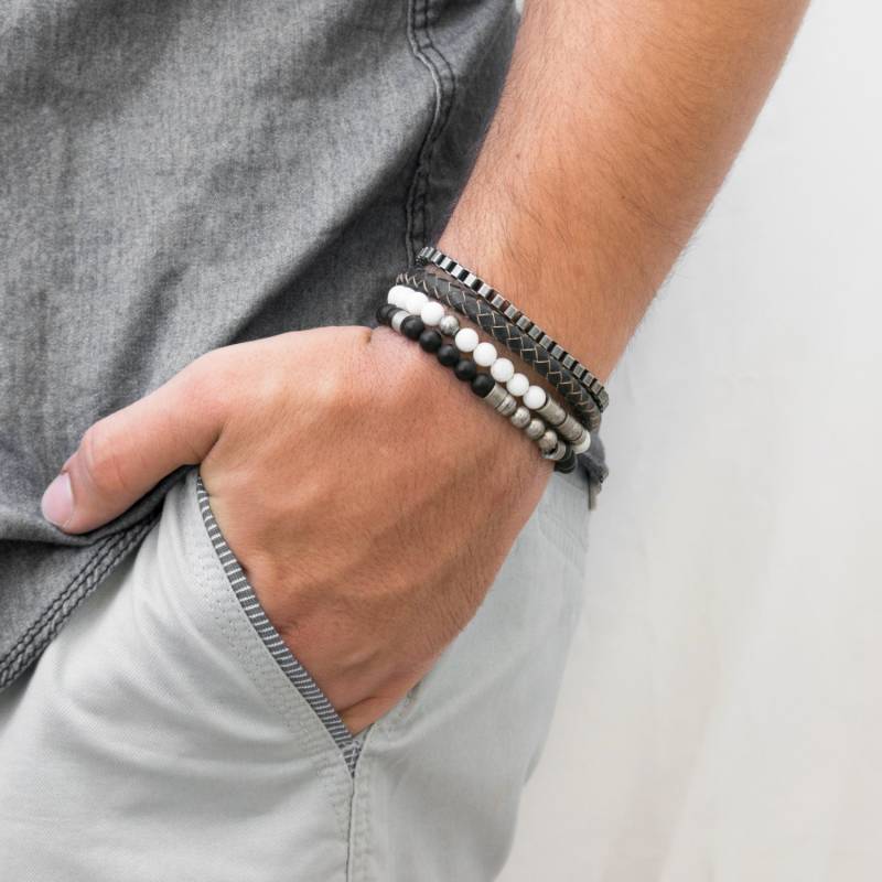 Leder Perlen Herren Armband Set, Stapeln Set Für Männer, Schwarz Und Weiß Kettenarmbänder von JewelryByMagoo