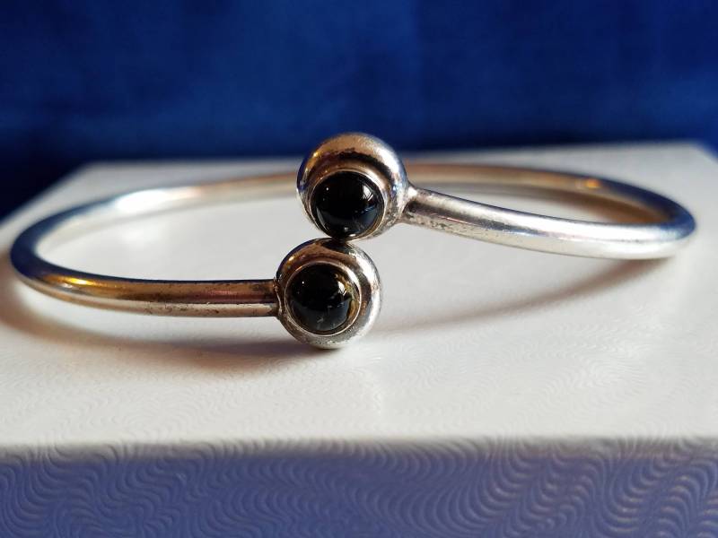 Ba017 Verstellbare Armreif Mit Onyx Cabochons in Sterling Silber - Vintage Ba017 Verstellbare Armreif Mit Onyx Cabochons in Sterling Silber - Vintage von JewelryByMissCarly