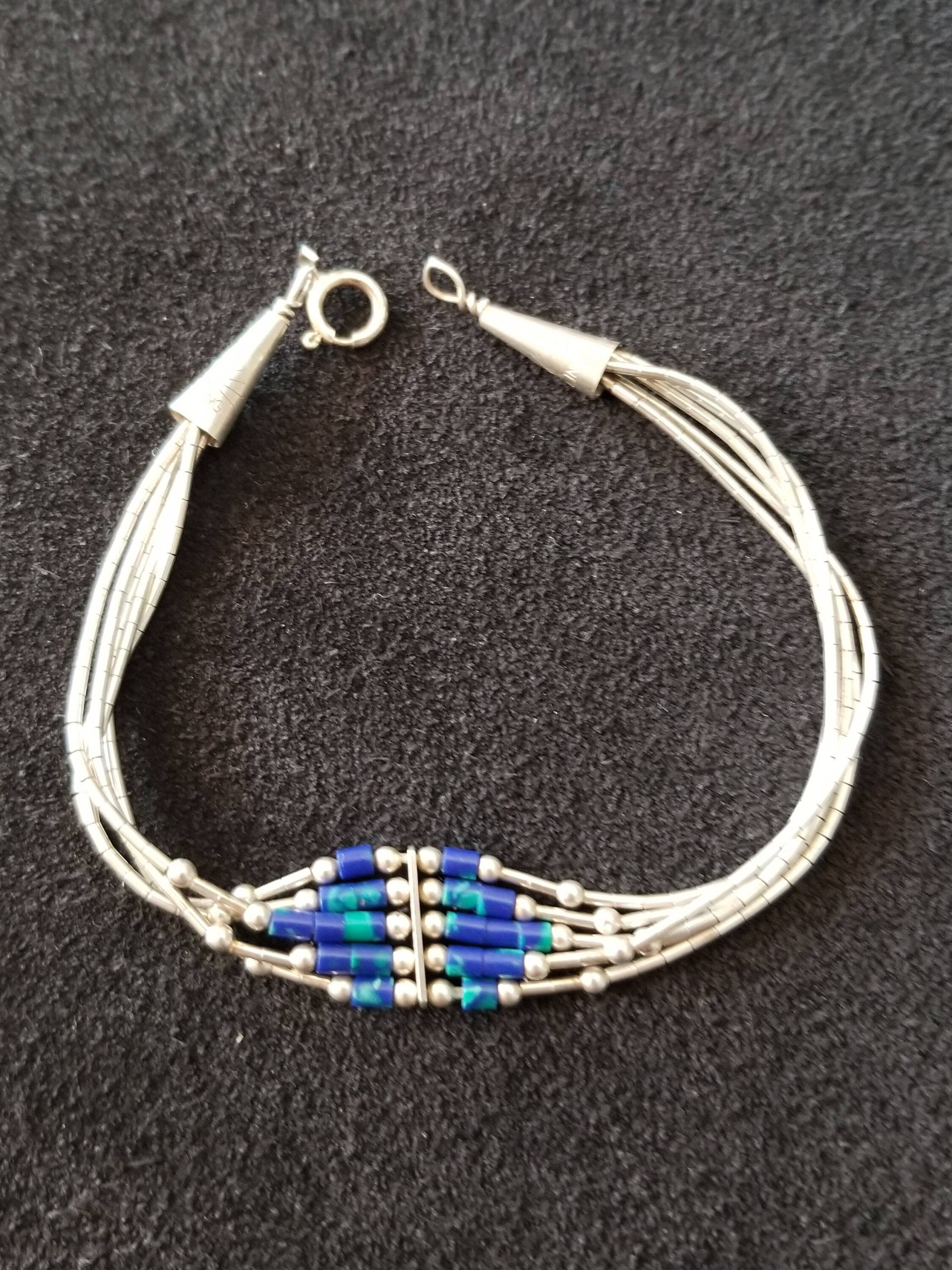 Br134 Southwestern Liquid Sterling Silber Armband Mit Blauen Und Grünen Perlen - Vintage von JewelryByMissCarly