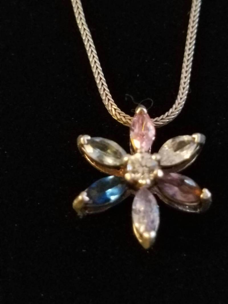 Cp006 Bunte Marquise Prong Set Blume Motiv Anhänger in Sterling Silber Mit Halskette - Vintage Cp006 Bunte Marquise Prong Set Blume Motiv Anhänger in Sterling Silber Mit Halskette - Vintage von JewelryByMissCarly