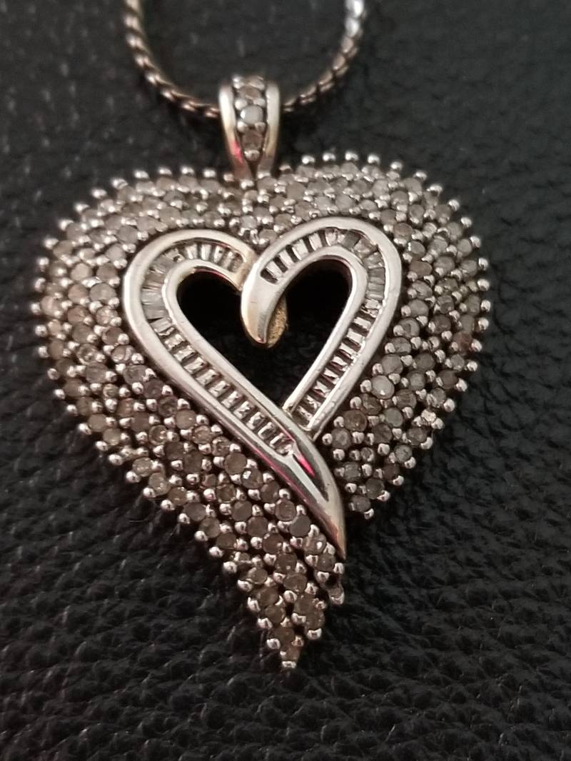 Cp047 Diamond Tiered Heart Pendant in Sterling Silver With Necklace - Vintage Cp047 Diamond Tiered Heart Pendant in Sterling Silver With Necklace - Vintage von JewelryByMissCarly
