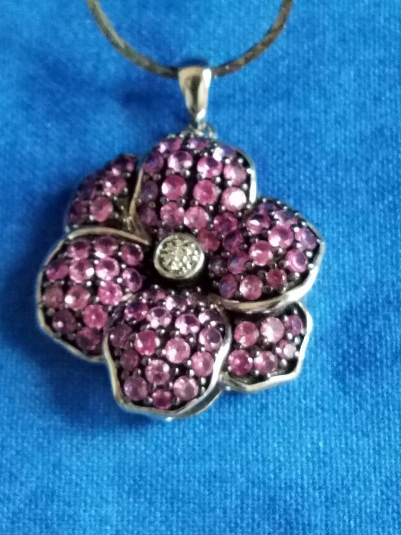 Cp053 Diamant Mitte in Lila Blumen Anhänger Sterling Silber Mit Halskette - Vintage Cp053 Diamant Mitte in Lila Blumen Anhänger Sterling Silber Mit Halskette - Vintage von JewelryByMissCarly