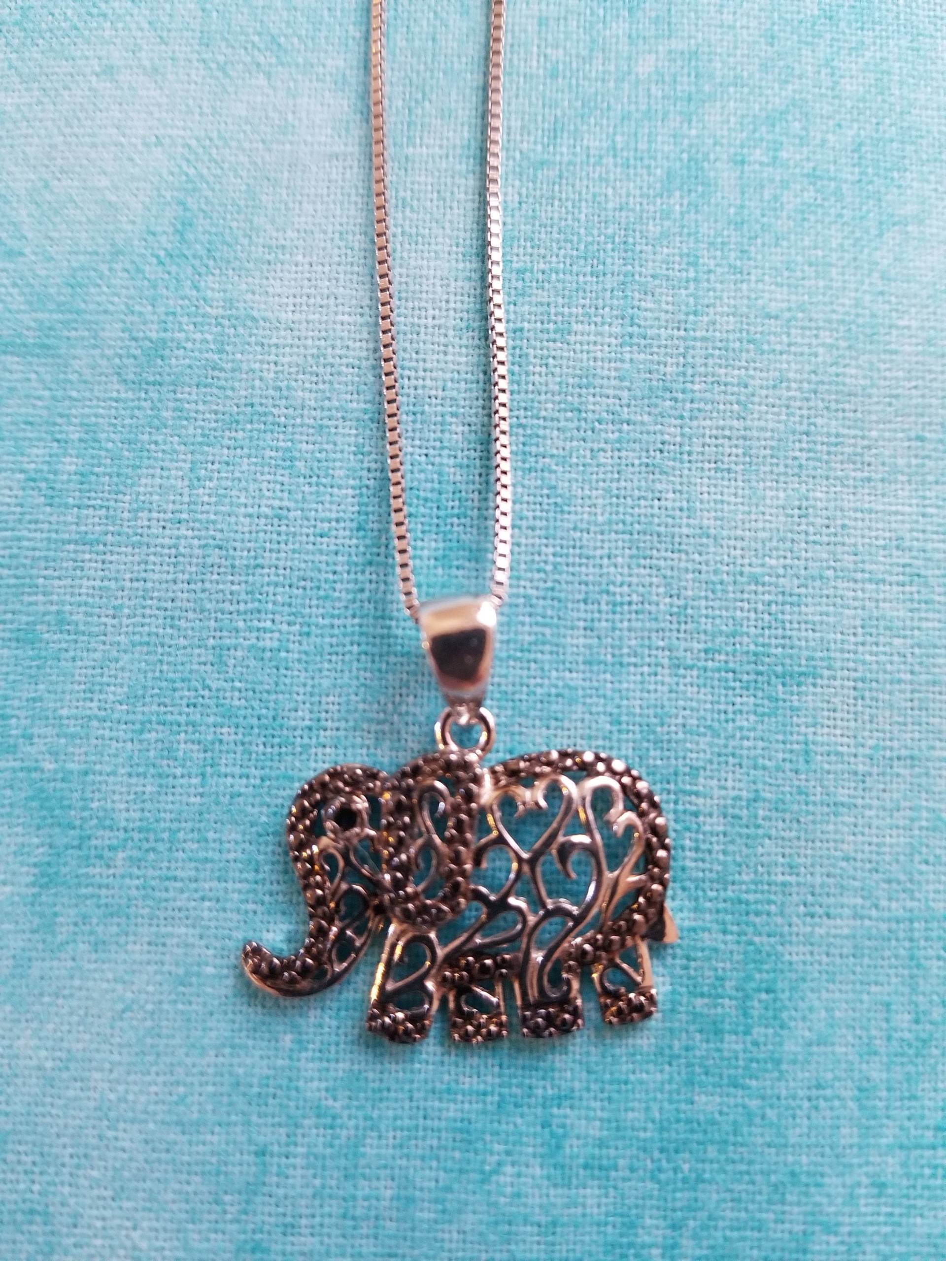 Cp173 Filigraner Elefant Sterling Silber Anhänger Mit Halskette Cp173 Filigraner Elefant Sterling Silber Anhänger Mit Halskette von JewelryByMissCarly