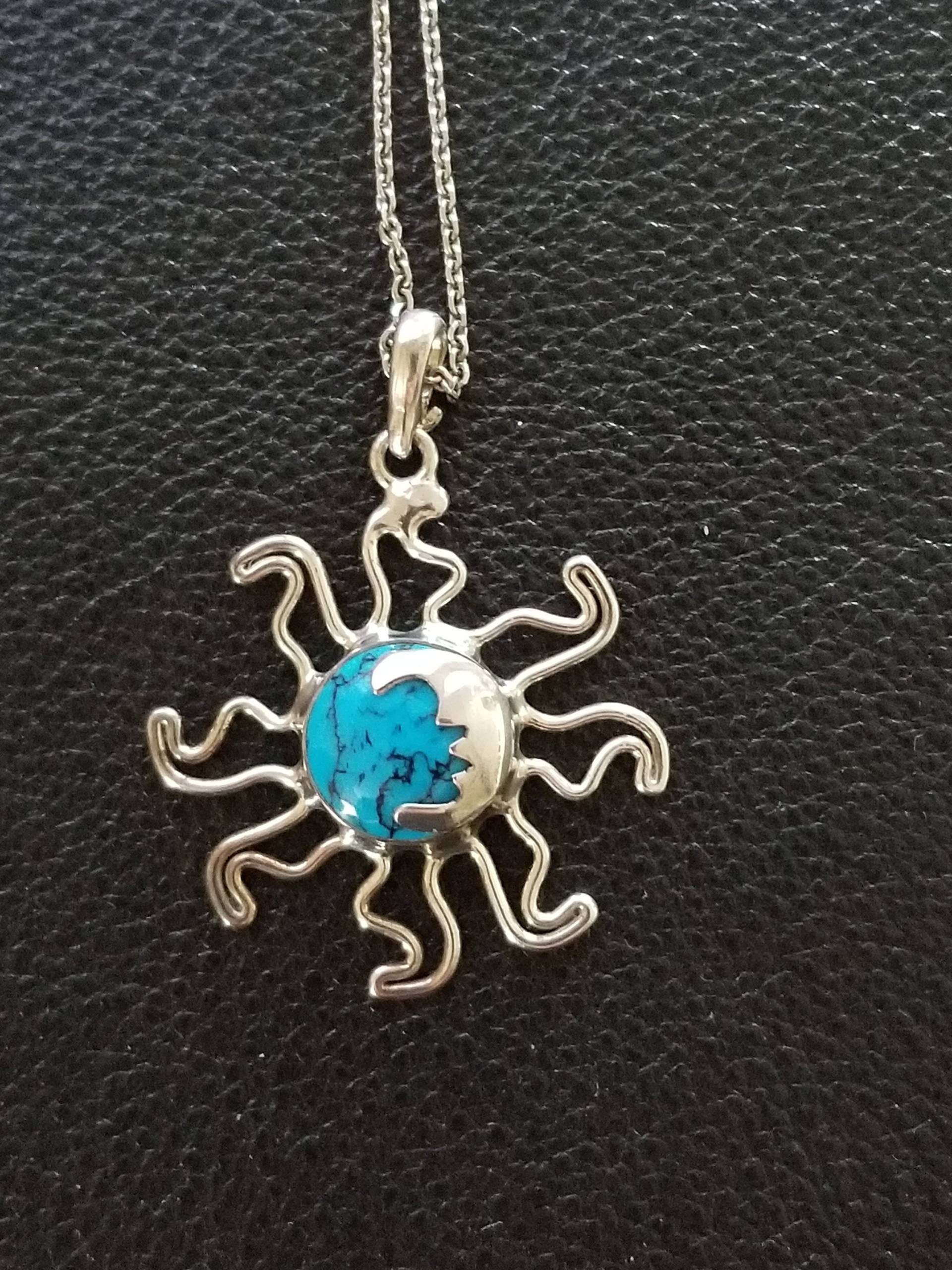 Cp268 Türkis Zentrum Aus Sterling Silber Sonne Und Mond Halskette Cp268 Türkis Zentrum Aus Sterling Silber Sonne Und Mond Halskette von JewelryByMissCarly