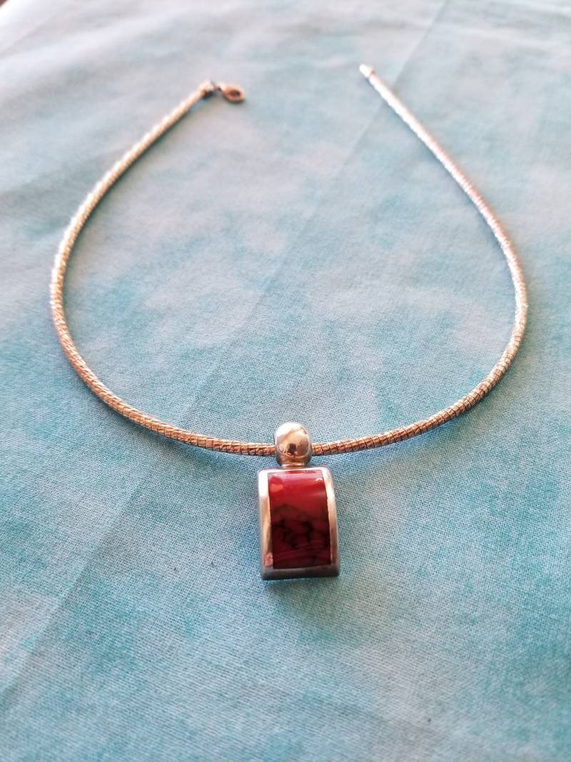 Cp318 Twisted Omega Sterling Silber Kette Mit Rot Jaspis Anhänger - Vintage Cp318 Twisted Omega Sterling Silber Kette Mit Rot Jaspis Anhänger - Vintage von JewelryByMissCarly