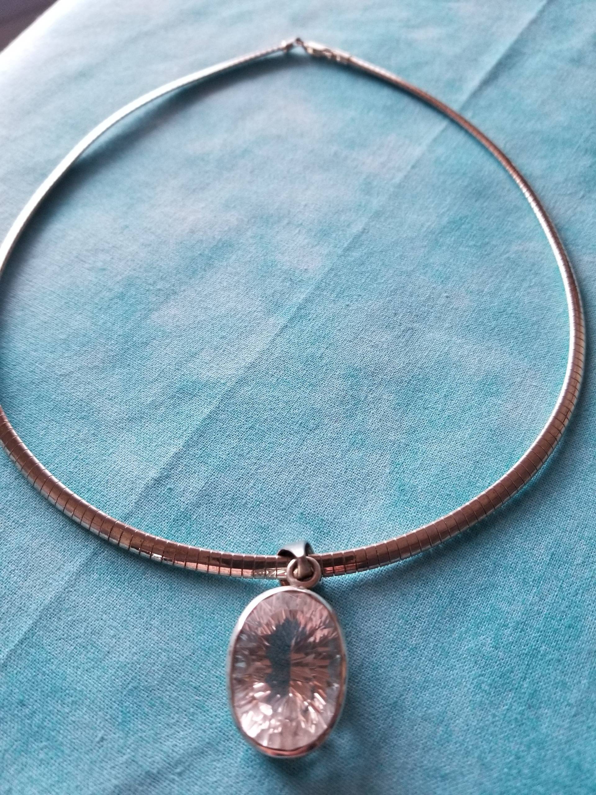 Cp335 Schwer Domed Omega Sterling Silber Kette Mit Quarz Anhänger Cp335 Schwer Domed Omega Sterling Silber Kette Mit Quarz Anhänger von JewelryByMissCarly