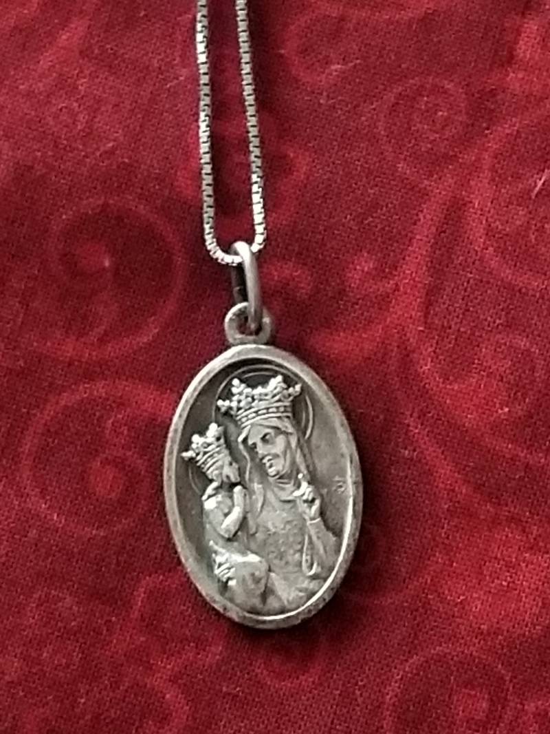 Cp358 Französisch Vintage Sterling Silber Saint Anhänger Mit Box Kette Cp358 Französisch Vintage Sterling Silber Saint Anhänger Mit Box Kette von JewelryByMissCarly