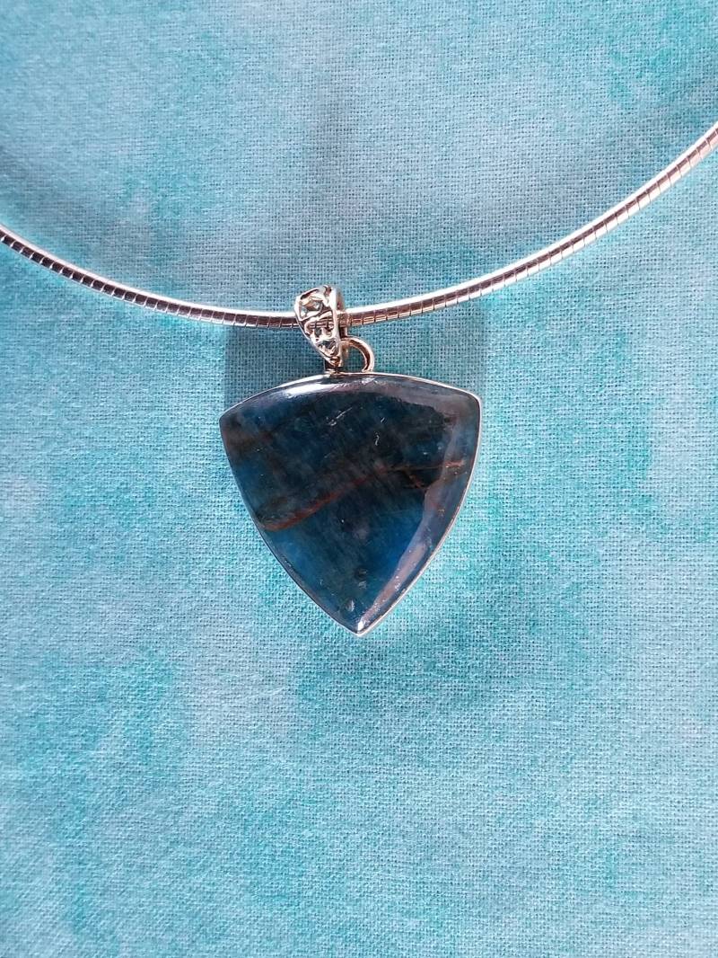 Cp375 Bunte Apatit Anhänger in Sterling Silber Mit Einem Omega Kette Cp375 Bunte Apatit Anhänger in Sterling Silber Mit Einem Omega Kette von JewelryByMissCarly