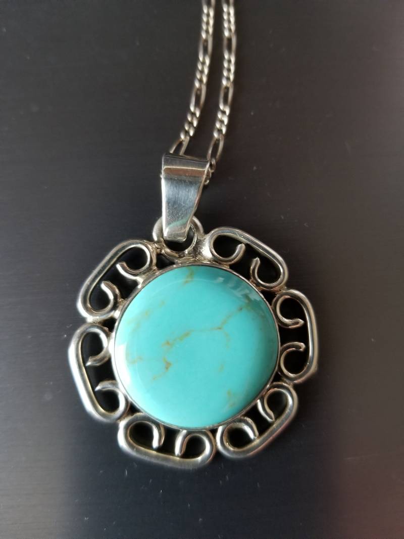 Cp426 Türkis Anhänger Montiert in Sterling Silber Mit Figaro Kette - Vintage von JewelryByMissCarly