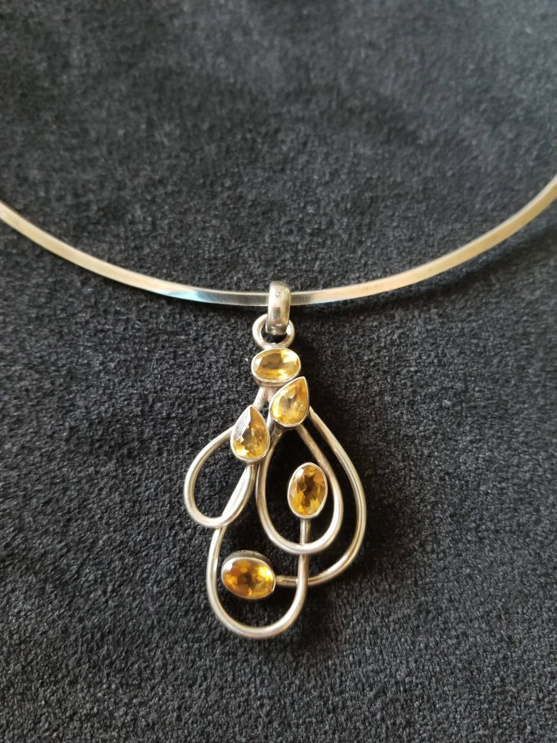 Cp452 Citrines in Sterling Silber Anhänger Mit Kragen Halskette von JewelryByMissCarly