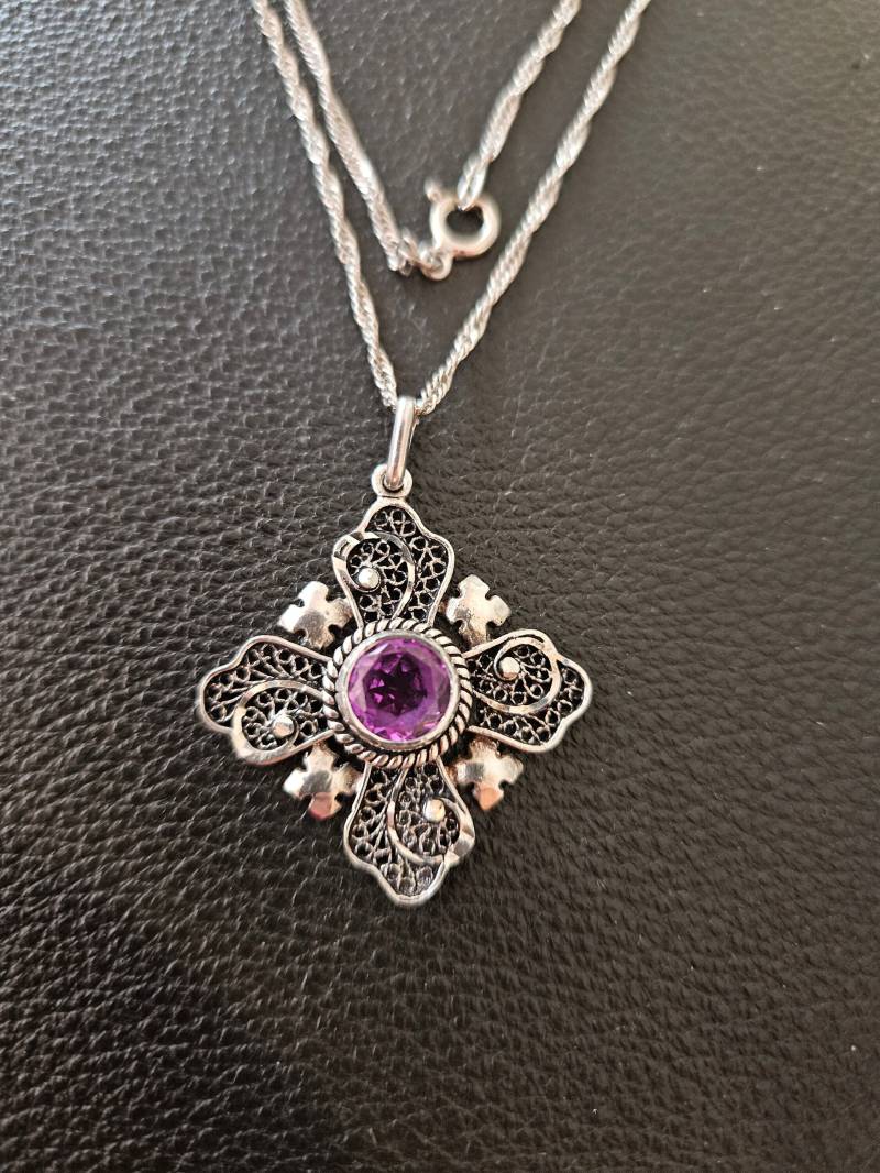 Dp308 Filigraner Jerusalem Kreuz Mit Amethyst in Sterling Silber Anhänger Singapore Halskette - Vintage Dp308 Filigraner Jerusalem Kreuz Mit Amethyst in Sterling Silber Anhänger Singapore Halskette - Vintage von JewelryByMissCarly