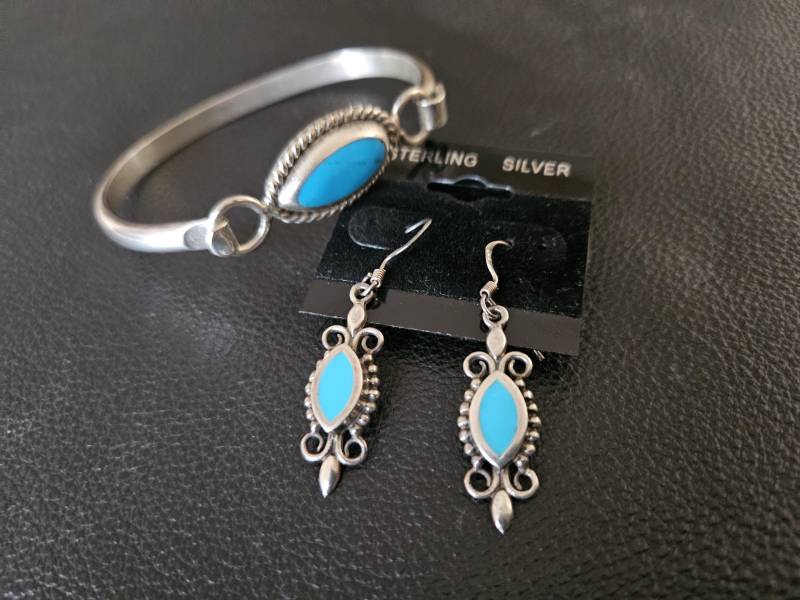 E061 Türkis Ohrhänger Und Armreif Set in Sterling Silber - Vintage E061 Türkis Ohrhänger Und Armreif Set in Sterling Silber - Vintage von JewelryByMissCarly