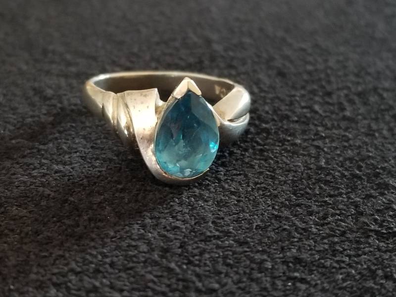 R114 Blautopas in Tropfenform Montiert Auf Sterling Silber Ring - Vintage R114 Blautopas in Tropfenform Montiert Auf Sterling Silber Ring - Vintage von JewelryByMissCarly