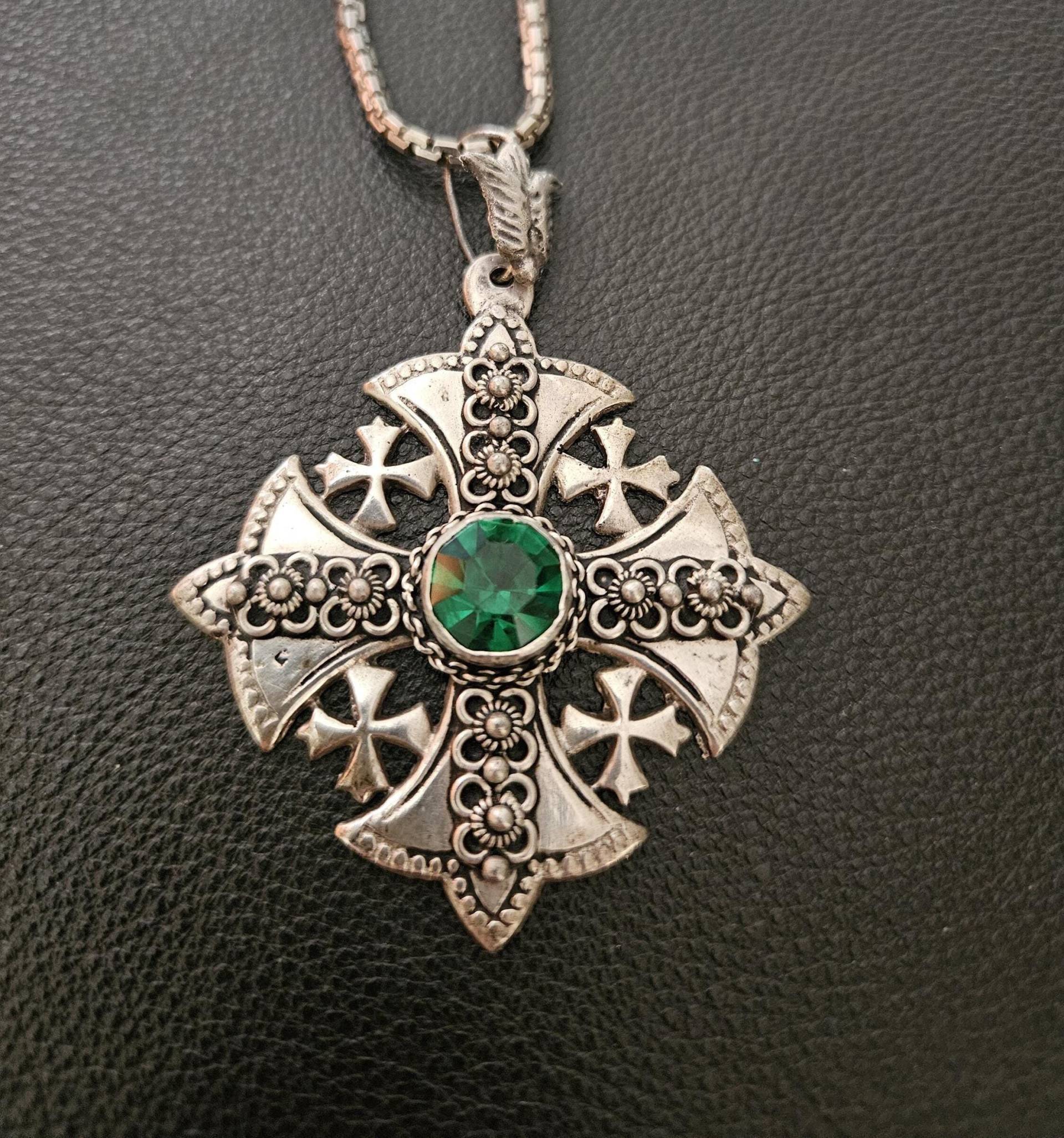 We838 Schwere Jerusalem Kreuz Mit Grüner Mittelstein in Sterling Silber Und Halskette - Vintage We838 Schwere Jerusalem Kreuz Mit Grüner Mittelstein in Sterling Silber Und Halskette - Vintage von JewelryByMissCarly