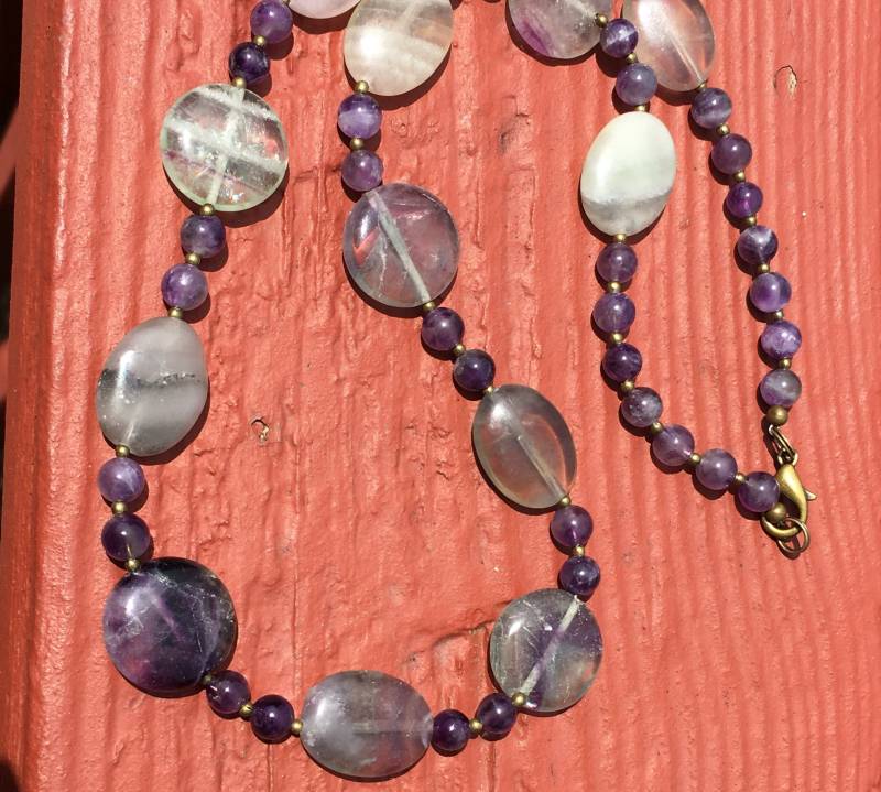 Sale Regenbogen Fluorit Und Amethyst Halskette, Edelstein Halskette von JewelryByRobyn