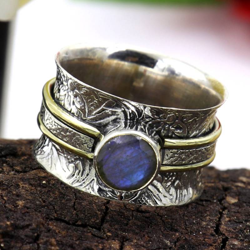 Handgefertigter Bandring Aus Sterlingsilber Mit Labradorit Unisex Edelsteinschmuck von JewelryByUk01