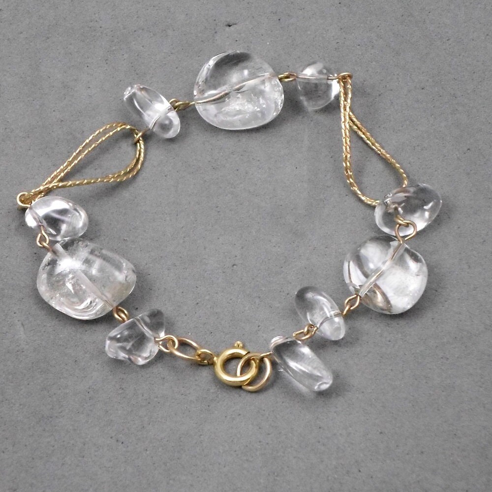 Gold Perlen Armband, Transparente Quarz Und Gefüllte Draht Kurven, Unkonventionell, Rustikal, Hochzeit, Unendlichkeit, Spirituell von JewelryByVita