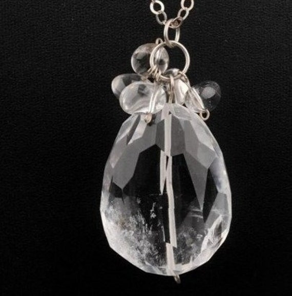 Langer Anhänger Halskette Big Drop Quarz Anhänger, Transparent, Silber Kette, Ungleiche Perlen, Für Lange Outfit, Ooak von JewelryByVita