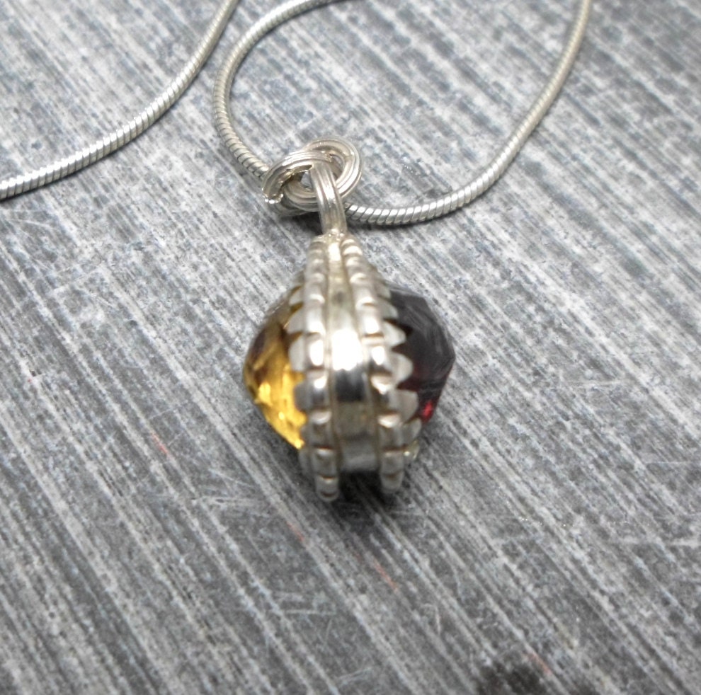 Silber Tropfen Anhänger Mit Granat Und Citrin Eingelegt in Blenden Auf Beiden Seiten, Romantisch, Zierlich, Valentinstag, Für Jugendliche Frauen von JewelryByVita