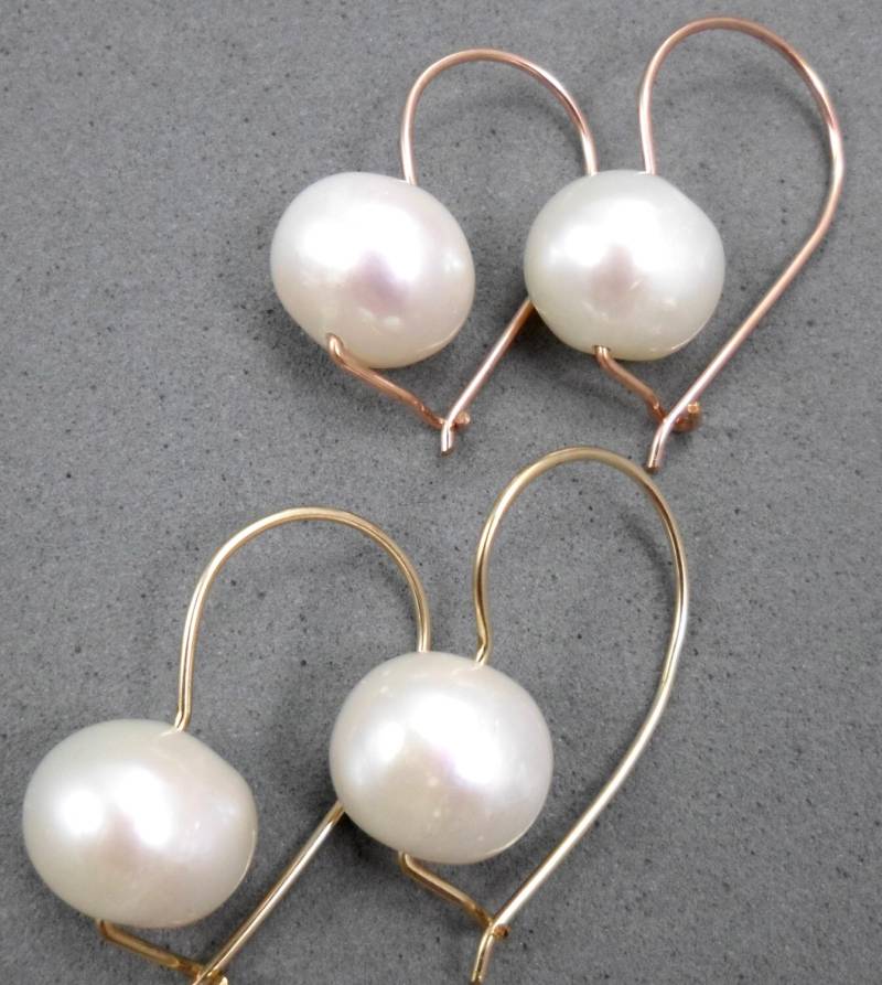 Weiße Perle Ohrringe, Kurze Baumel, Gold Filled Draht, Solitär, Braut, Klassisch, Hochzeit Unter 50, Valentine, Für Damen Und Jugendliche von JewelryByVita