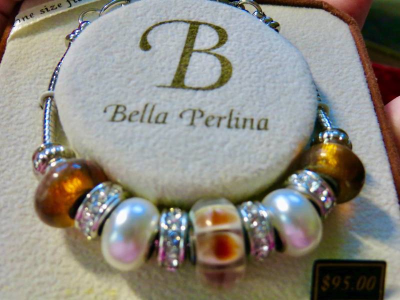Vintage Bella Perlina European Style Brown Tortoise Glasperlen Kristalle & Perle Charm Armband Silber Ton Damen Schmuck New Original Box von JewelryBygones