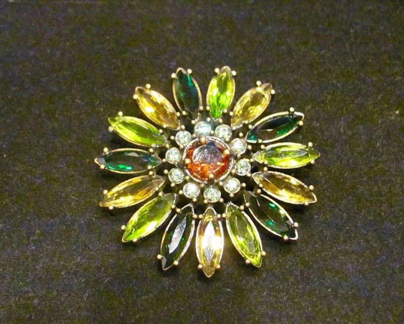 Vintage Joan Rivers Signierte Shades Of Green & Amber Marquise Strass Blumen Brosche Pin 2 "Frauen Zustand Designer Kostüm Schmuck Nos Geschenk von JewelryBygones