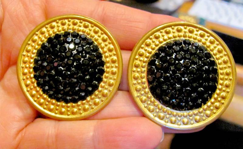 Vintage Richard Kerr Große Schwarze Swarovski Kristall Strass & Gold Ton Medaillon Ohrclips Frauen High Fashion Schmuck Vgc von JewelryBygones