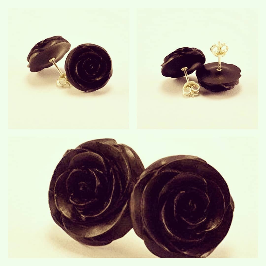 Rosenohrringe Von Crown Republik | Handgeschnitzter Hölzerner Ohrringschmuck - Einzigartige Und Stilvolle Handgemachte Ohrringe Rosenohrringe Von Crown Republik | Handgeschnitzter Hölzerner Ohrringschmuck - Einzigartige Und Stilvolle Handgemachte Ohrringe von JewelryCarvers