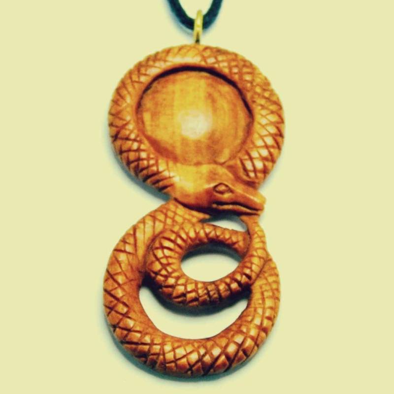 Schlange Anhänger Von Krone Republik | Hand Geschnitzt Holz Halskette - Einzigartige Und Stilvolle Handgemachte Schlange Anhänger Von Krone Republik | Hand Geschnitzt Holz Halskette - Einzigartige Und Stilvolle Handgemachte von JewelryCarvers