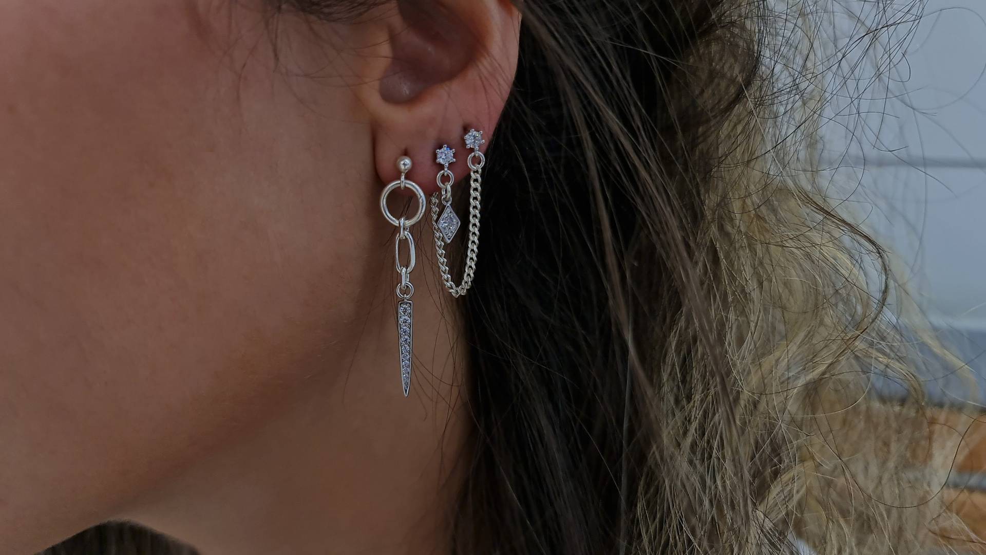 Set Von 3 Ohrringen, Loch Zu Kette Ohrringe, Punk, Goth, Grunge Schmuck, Schmuck Geschenk Set Set Von 3 Ohrringen, Loch Zu Kette Ohrringe, Punk, Goth, Grunge Schmuck, Schmuck Geschenk Set von JewelryDesignByOfira
