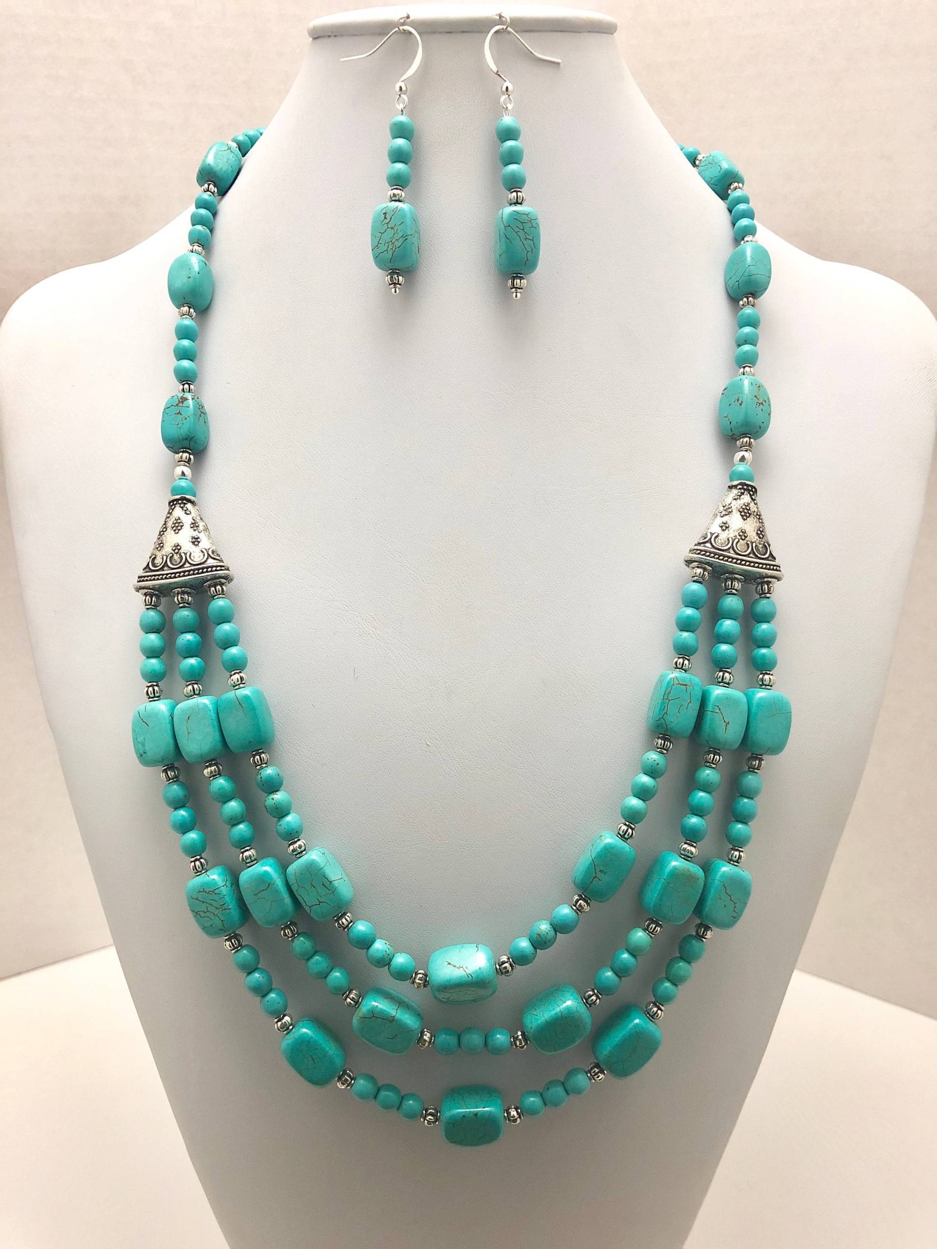 Türkis Perlen Statement Halskette Boho-Stil, Dreifach-Strang, Lang Türkis Perlen Statement Halskette Boho-Stil, Dreifach-Strang, Lang von JewelryDesignsbyHC
