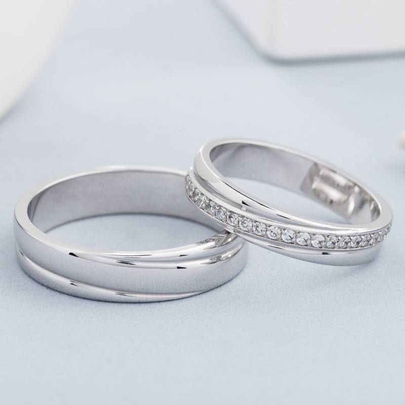 Eheringe Aus 14K Gold Mit Diamanten.passende Eheringe. Für Sie Und Ihn. Goldene Trauringe Besetzt Diamanten in Weiblichem Ring von JewelryEscorial