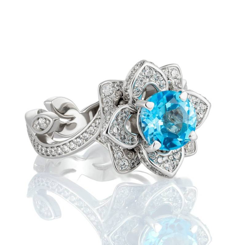 Wunderschöner Lotusblüten Ring Mit Natürlichem Topas. Blautopas Ring. Blumen Verlobungsring von JewelryEscorial