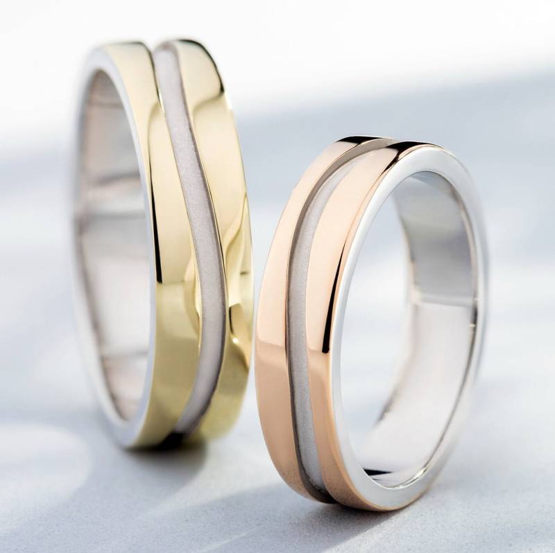 Zweifarbige Gold Eheringe Set. Passende Trauringe. Sie Und Ihn Goldene Trauringe Eheringe. Paar Ringe von JewelryEscorial