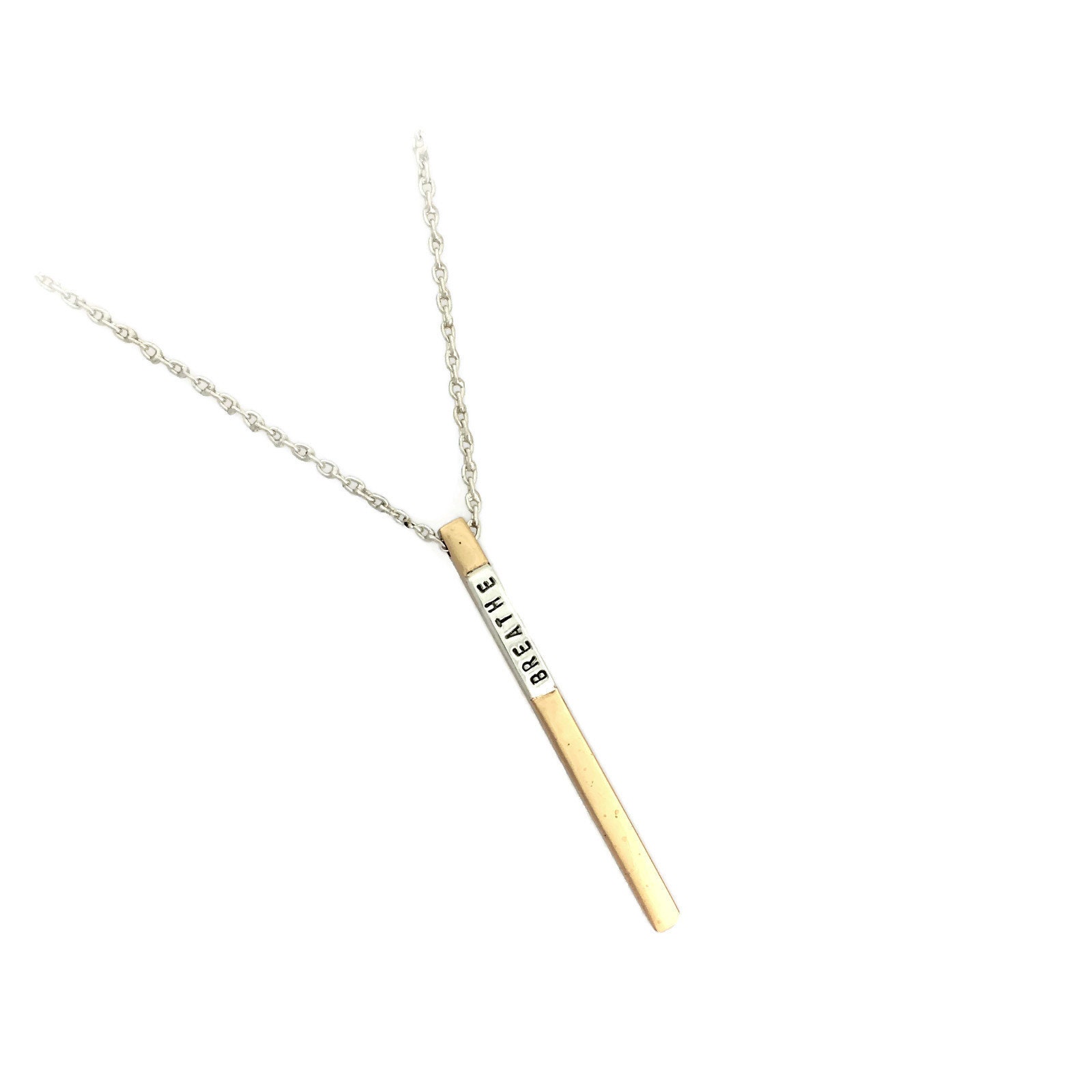 Breathe Handgestempelt Bar Halskette in Bronze Und Silber Breathe Handgestempelt Bar Halskette in Bronze Und Silber von JewelryEvolutionShop