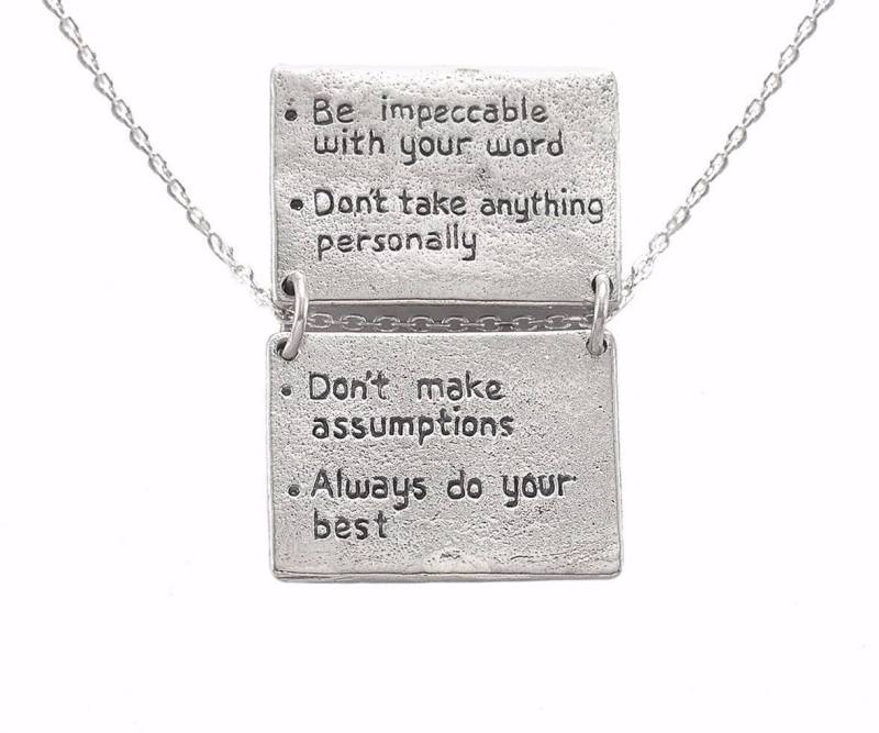Die Vier Absprachen Reminder Book Halskette in Sterling Silber Die Vier Absprachen Reminder Book Halskette in Sterling Silber von JewelryEvolutionShop